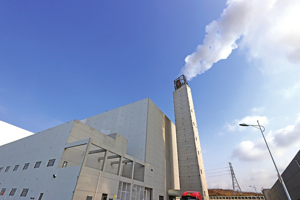 長(cháng)清馬山垃圾焚燒發(fā)電項目日焚燒約1500噸，年發(fā)電2億度，可滿(mǎn)足近6萬(wàn)戶(hù)家庭一年的用電 垃圾焚燒 發(fā)電生金