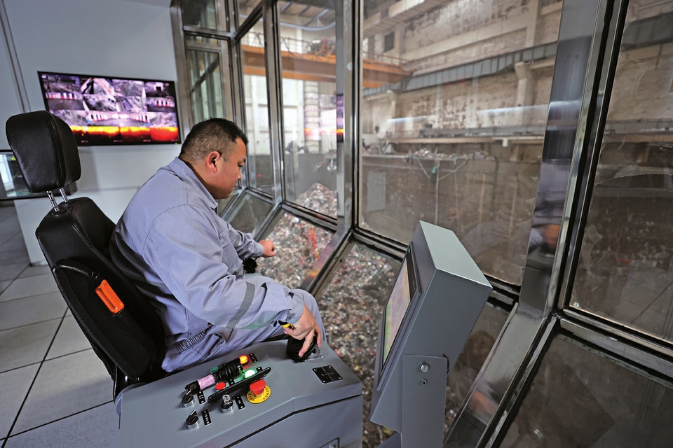 長(cháng)清馬山垃圾焚燒發(fā)電項目日焚燒約1500噸，年發(fā)電2億度，可滿(mǎn)足近6萬(wàn)戶(hù)家庭一年的用電 垃圾焚燒 發(fā)電生金